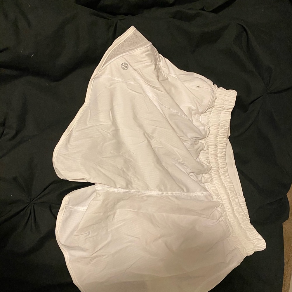 Lululemon Hotty Hot size 6 4”